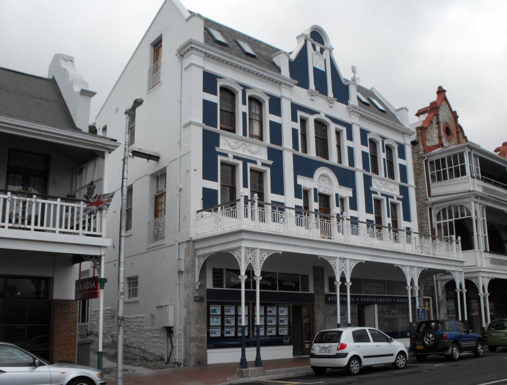 Vorbildlich restauriertes Geschaeftshaus, albertinischen und kaphollaendischen Baustil vereinigend. Simons Town, 20.11.2010
