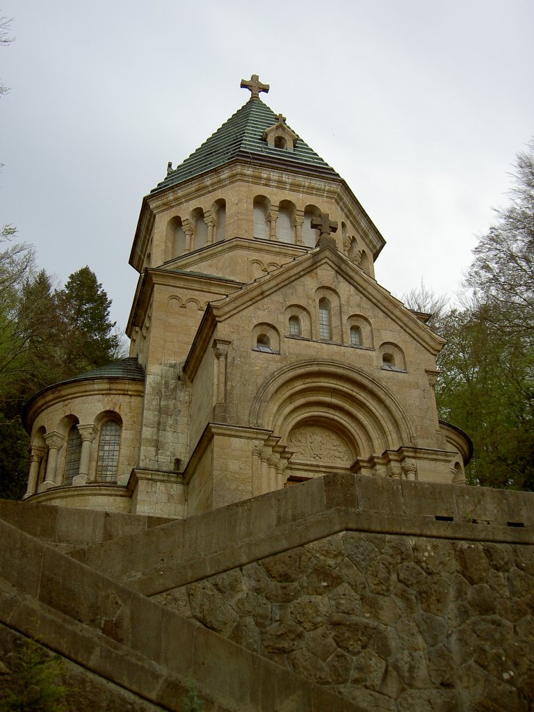 Votivkapelle in Berg am Starnberger See, errichtet zu Ehren Knig Ludwigs II.,
erbaut 1896 bis 1900 von Prinzregent Luitpold, Architekt Julius Hofmann (29.04.2012)