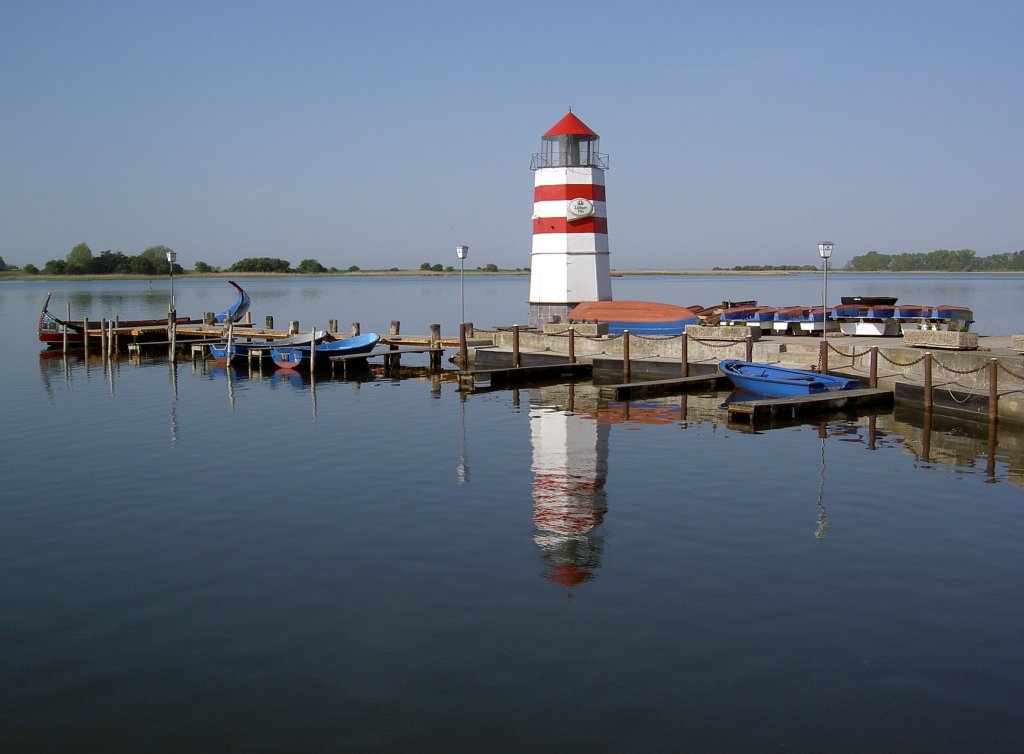 Waase, Leuchtturm im Hafen, Insel Ummanz bei Rgen (20.05.2012)