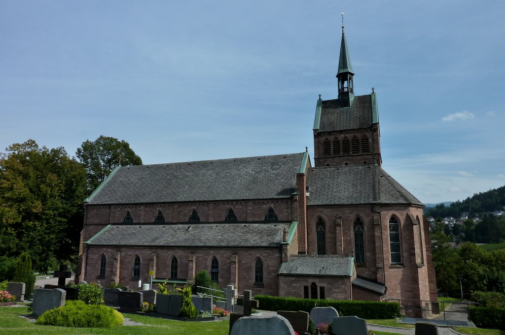 Waldulm, das  Rotweindorf  ist Ortsteil von Kappelrodeck, die Kirche St.Albin, Baubeginn war 1882 und Kirchenweihe 1888, Sept.2012 