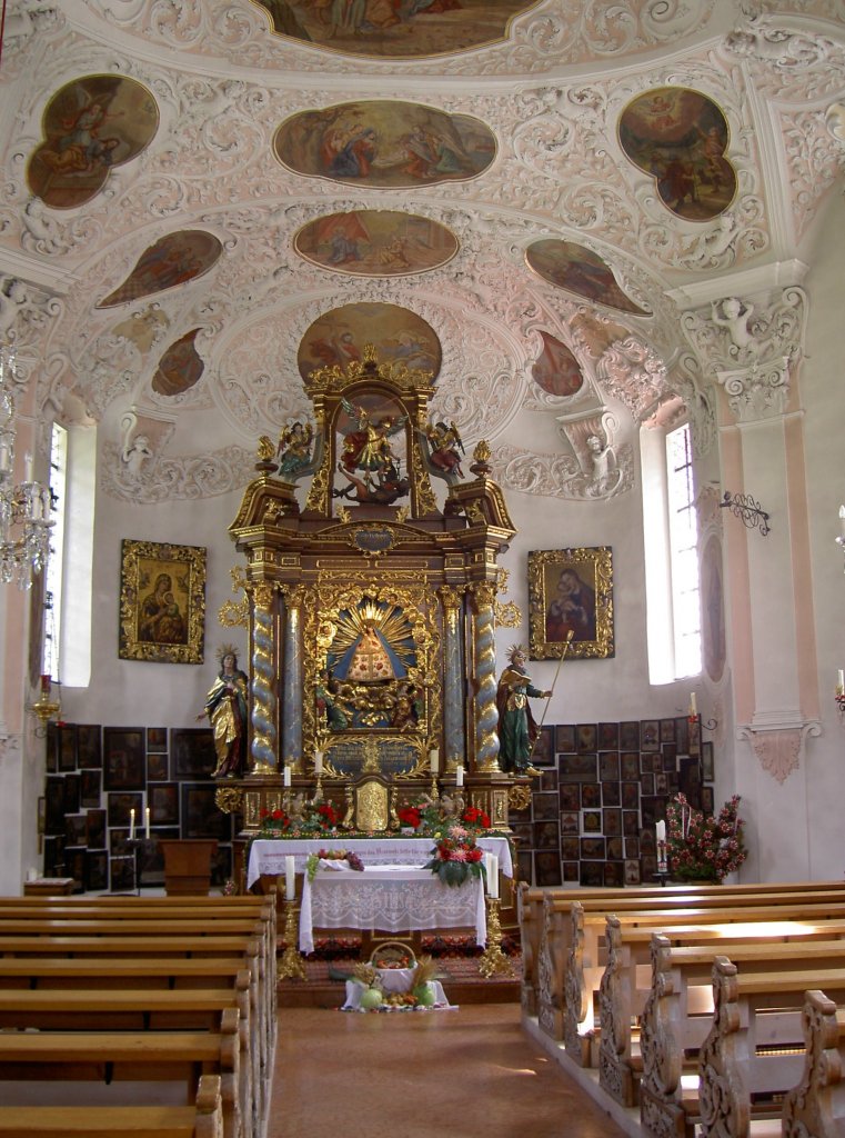 Wallfahrtskirche Maria Gern, Stuck und Deckenmalereien von Joseph Schmidt und 
Christoph Lehrl, Hochaltar von 1715 (06.10.2007)