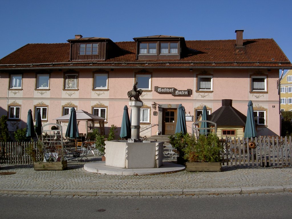 Waltenhofen, Gasthof Hasen mit Martinsbrunnen, Kreis Oberallgu (23.10.2011)