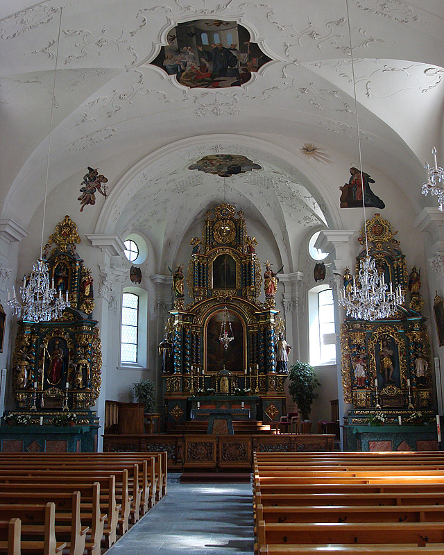 Wassen UR, kath. Pfarrkirche St. Gallus, erbaut 1734-35. Altre von Jodok Ritz, Rgencestuckaturen. Decken- und Wandgemlde aus der Bauzeit. Innenaufnahme vom 25. Aug. 2010, 14:18