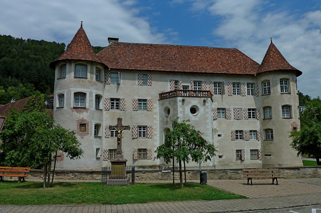 Wasserschlo Glatt im gleichnamigen Ort am Ostrand des Schwarzwaldes, die Vorderseite, gehrt zu den ltesten Renaissanceschlssern in Sddeutschland, Generalsanierung erfolgte von 1973-89, Juli 2011