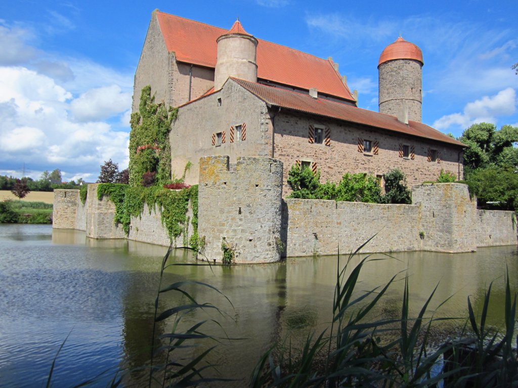 Wasserschloss Sommersdorf, erbaut 1391 durch Ludwig von Eyb, Kreis Ansbach (15.07.2012)