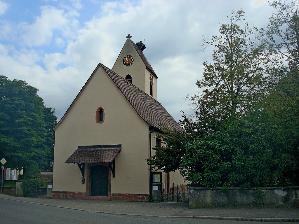 Weil am Rhein, im Ortsteil Mrkt steht die evangelische Kirche St.Nikolaus mit Fresken aus dem 15.Jahrhundert, ertmals urkundlich erwhnt im Jahr 1169, Juli 2011