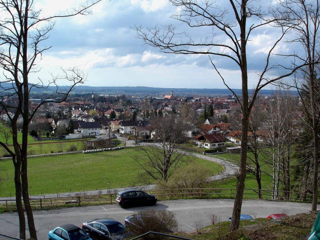 Weilheim im Pfaffenwinkel, Blick auf die ca.22000 Einwohner zhlende Kreisstadt in Oberbayern, April 2006