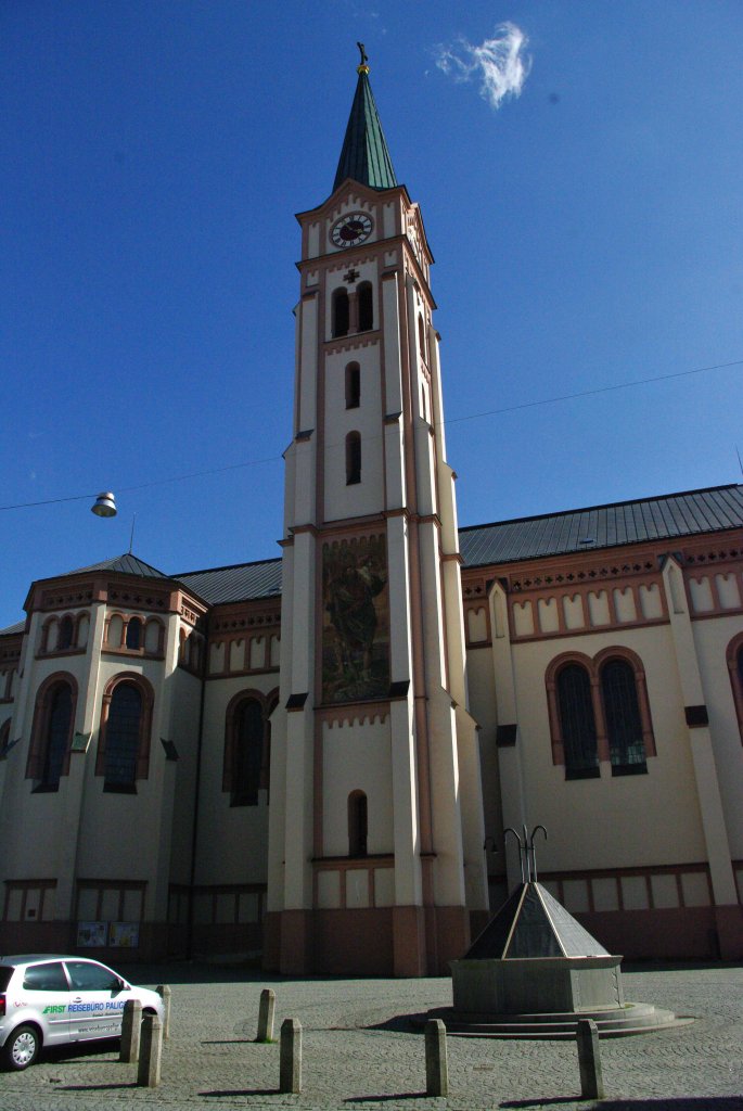 Weienhorn, Stadtpfarrkirche Maria Himmelfahrt, erbaut von 1865 bis 
1867, Landkreis Neu-Ulm (07.04.2011)