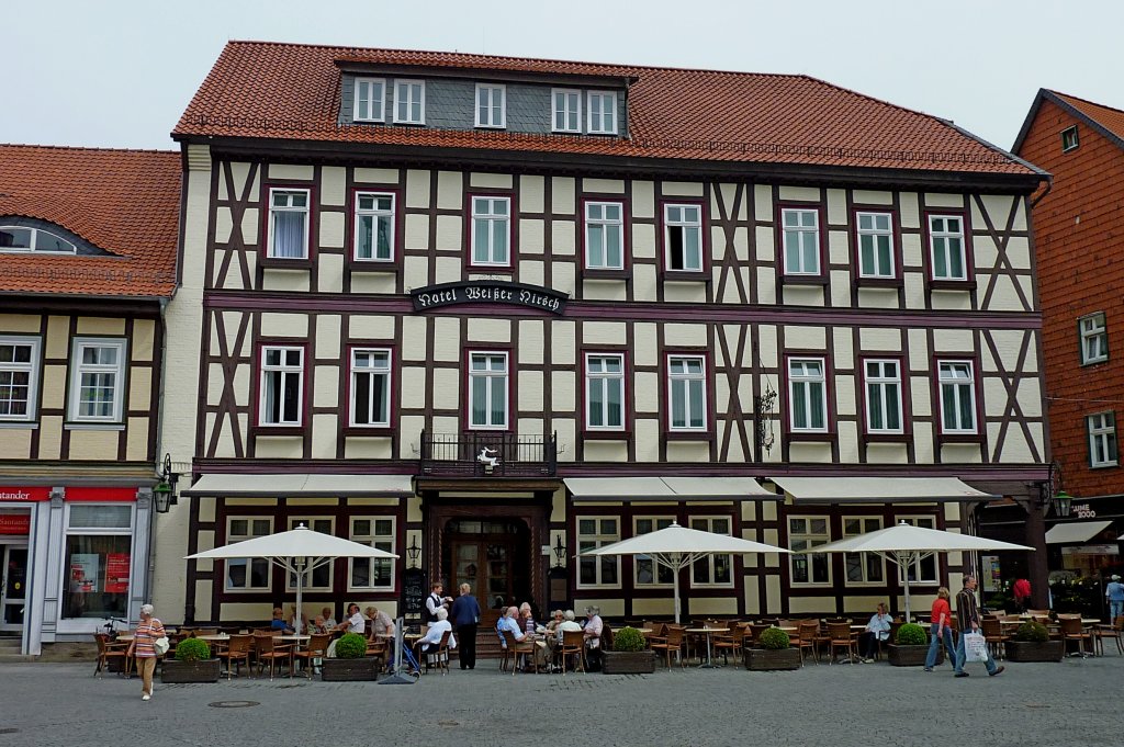 Wernigerode, das Hotel  Weier Hirsch  am Marktplatz, Mai 2012