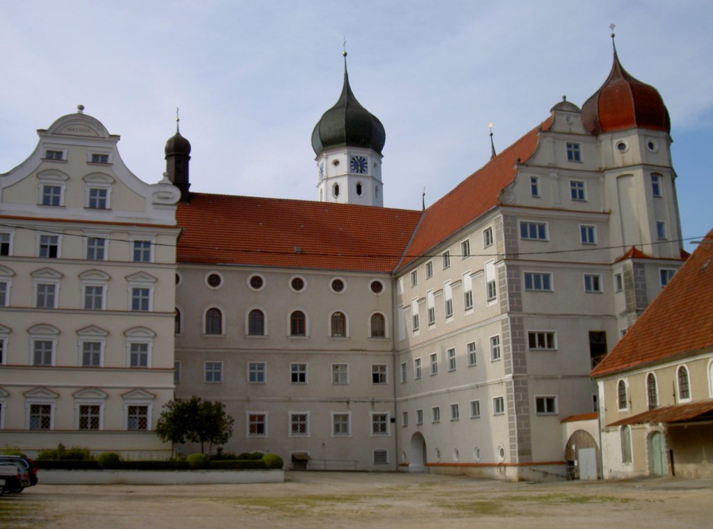 Wettenhausen, ehemalige Reichsabtei der Augustiner-Chorherren, gegrndet 1130, 
heute Dominikanerinnen Kloster, Landkreis Gnzburg (07.07.2011)