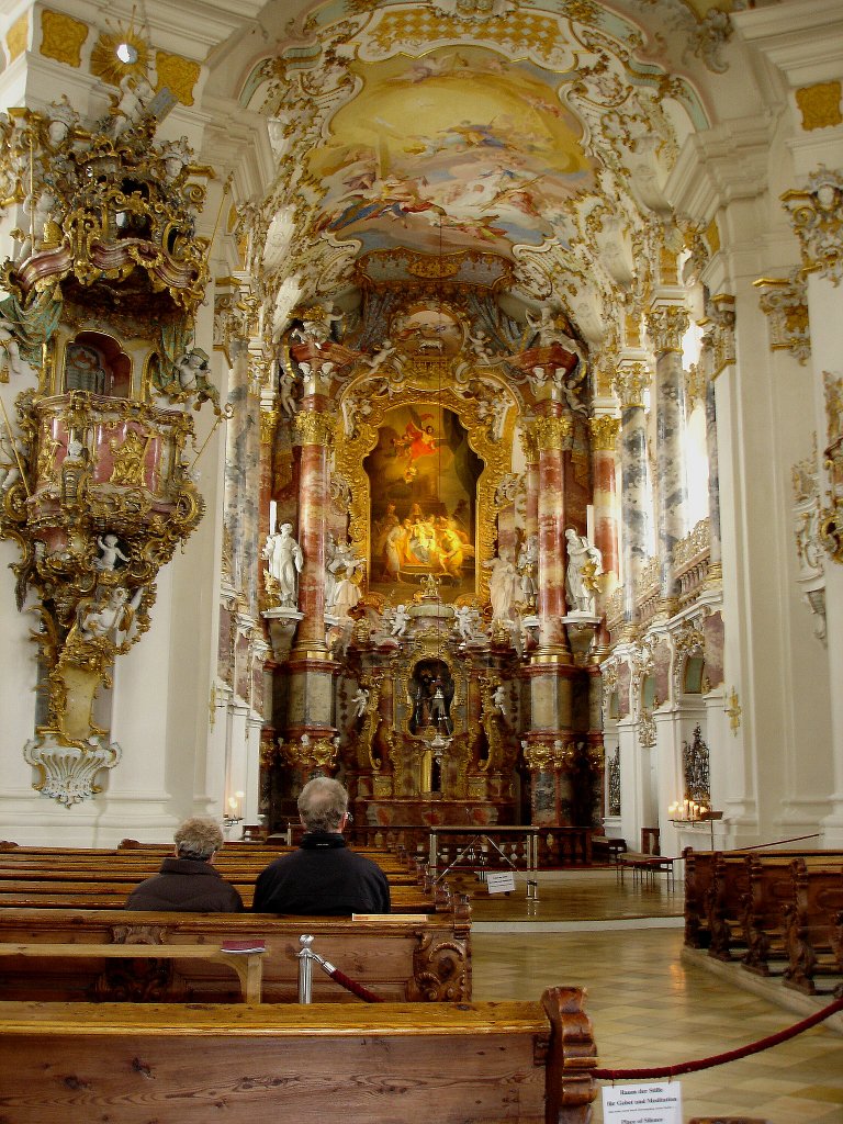 Wieskirche bei Steingaden, Wallfahrtskirche im ppigen Rokokostil, erbaut von den Gebrdern Zimmermann, April 2005