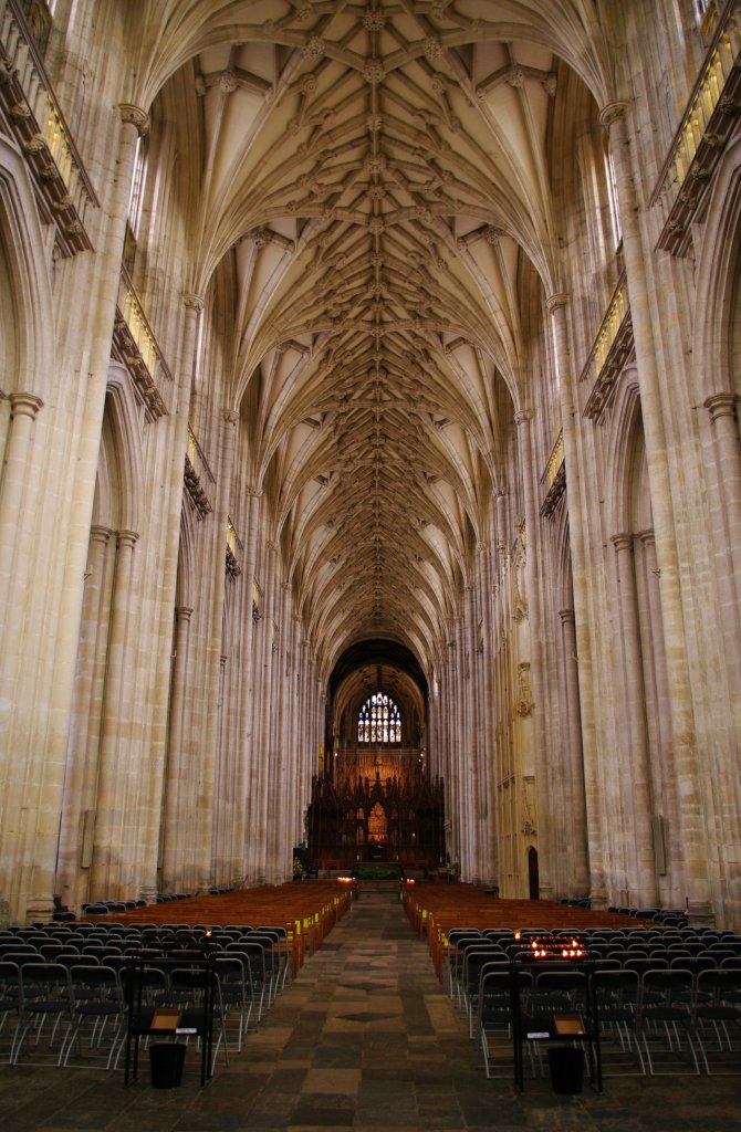 Winchester, Langschiff der Kathedrale von 168 Meter Länge (30.09.2009)
