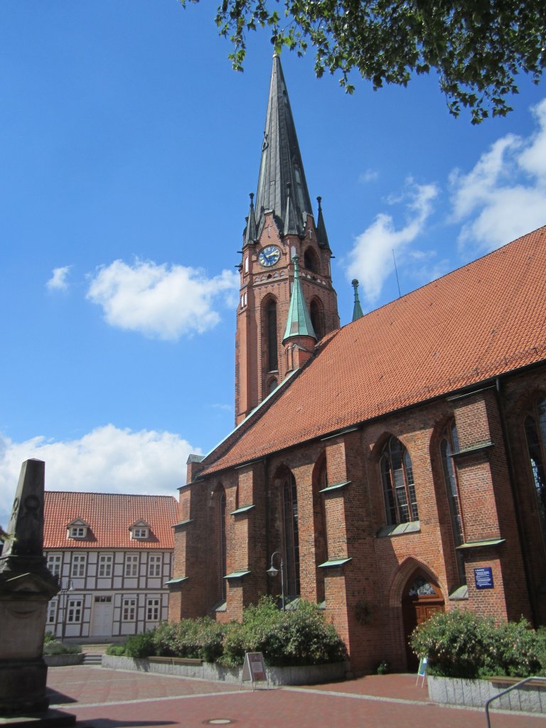 Winsen a. d. Luhe, St. Marien Kirche, erbaut von 1437 bis 1468, Turm von 1897 (21.06.2013)