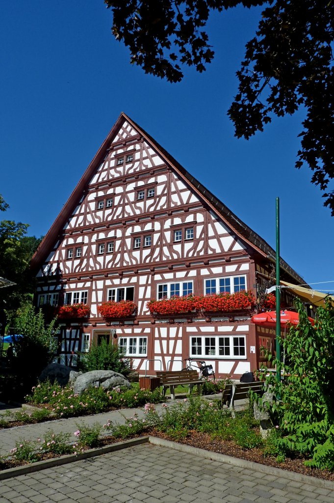 Winterstettenstadt in Oberschwaben, das  Rief-Haus  von 1702, 1972-73 zur Gemeindehalle umgebaut, Aug.2012