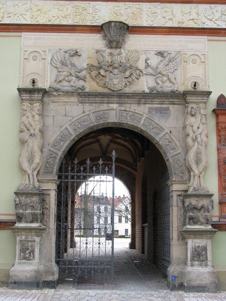 Wismar; Durchgang vom und zum Frstenhof,  07.03.2010