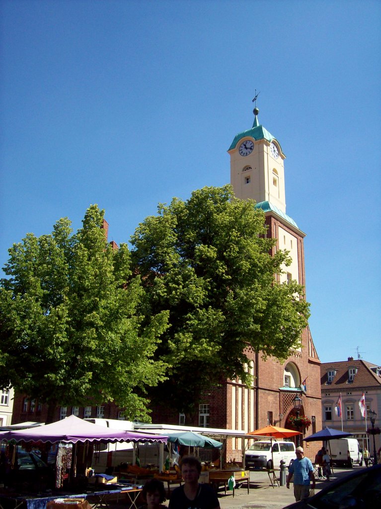 Wittstock, Rathaus und Markt (20.07.2010)