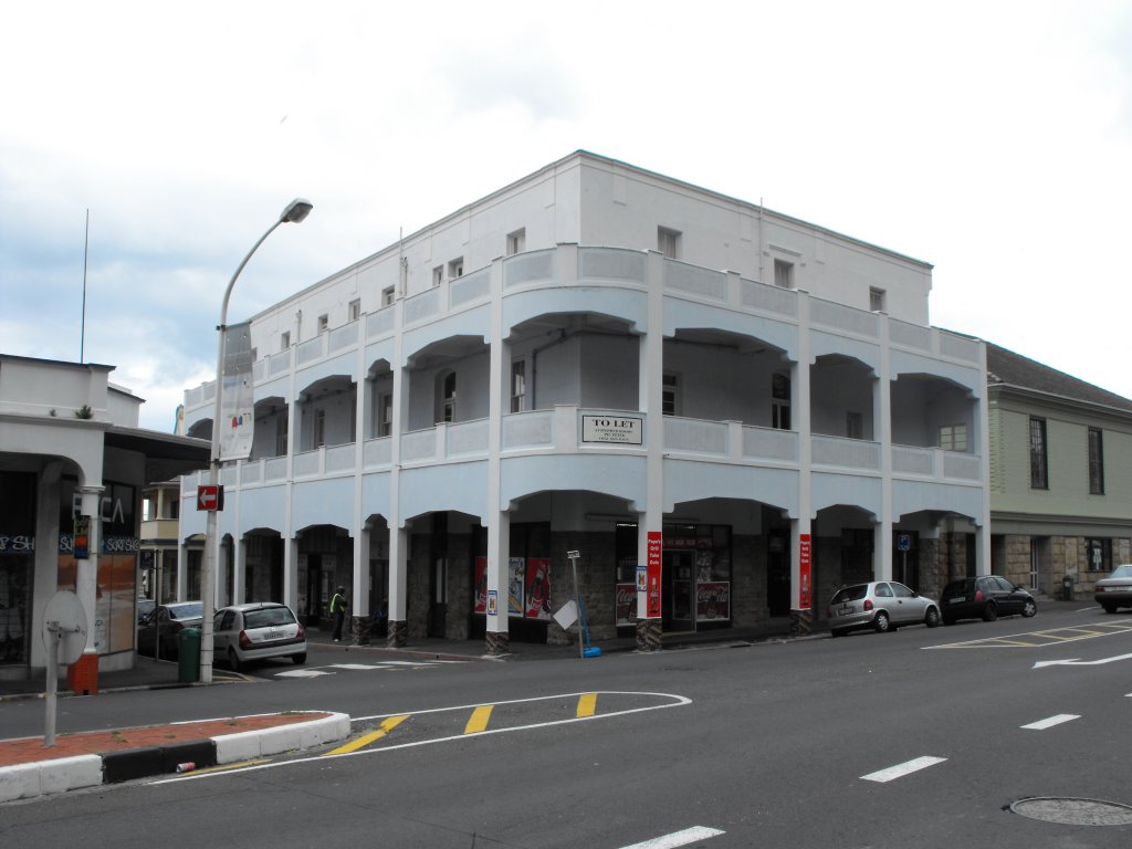 Wohn- und Geschaeftshaus Ecke York Street und Main Road. Muizenberg, 20.11.2010
