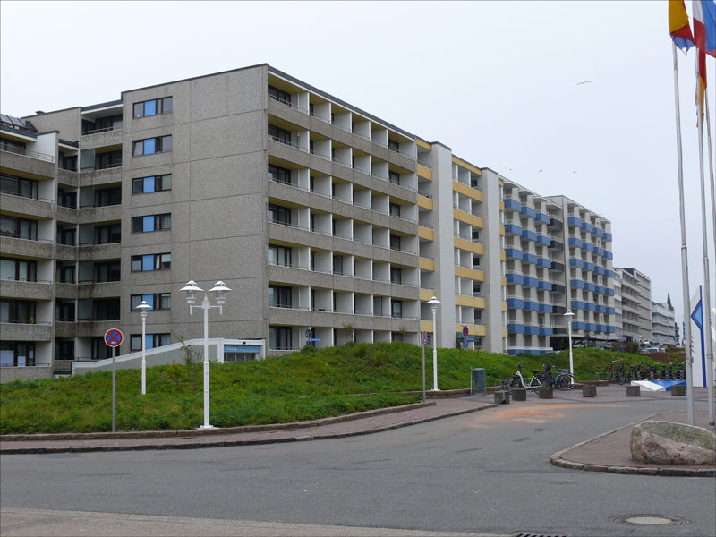 Wohnblocks in Westerland auf Sylt (3) - dem mondnen Seebad; 23.05.2010
