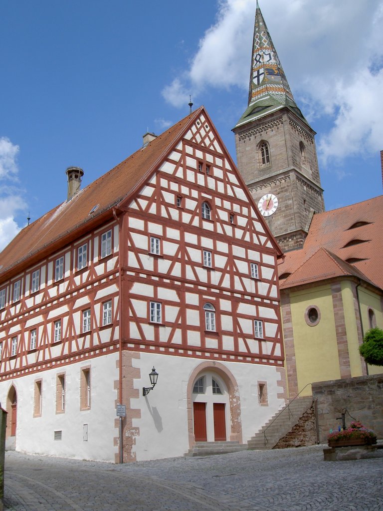 Wolframs-Eschenbach, Liebfrauenmnster, erbaut von 1220 bis 1300 vom Deutschen 
Orden, Kreis Ansbach (17.06.2007)