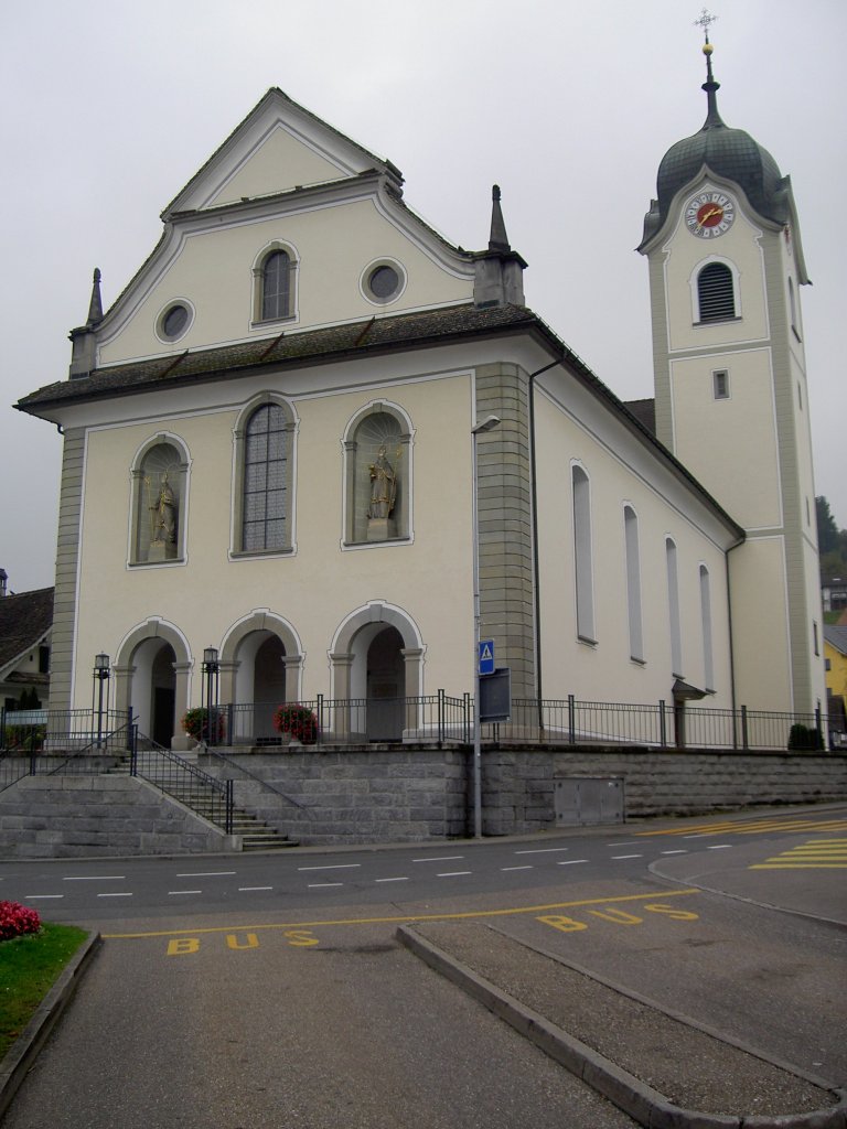 Wollerau, Kath. Pfarrkirche St. Verena, erbaut von 1781 bis 1787 von 
Niklaus Purtschert, Kanton Schwyz (13.10.2010)
