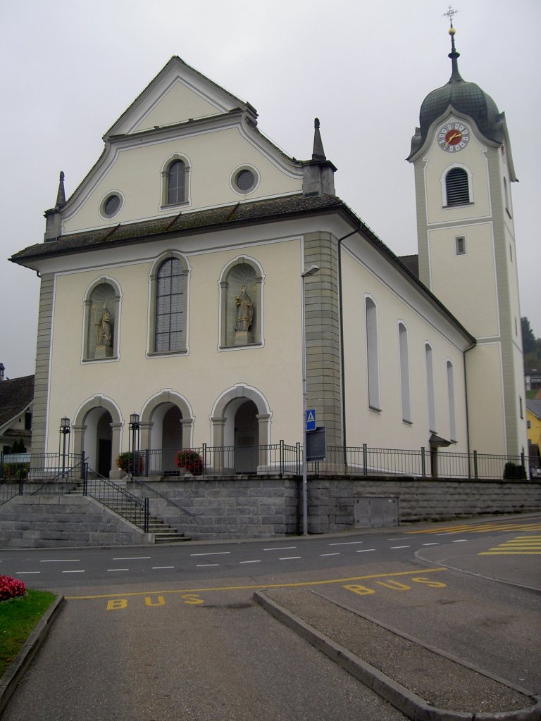 Wollerau, Kath. Pfarrkirche St. Verena, erbaut von 1781 bis 1787 von 
Niklaus Purtschert, Kanton Schwyz (13.10.2010)