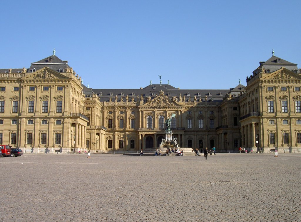 Wrzburg, Ehrenhof der Residenz, erbaut durch B. Neumann (17.10.2006)