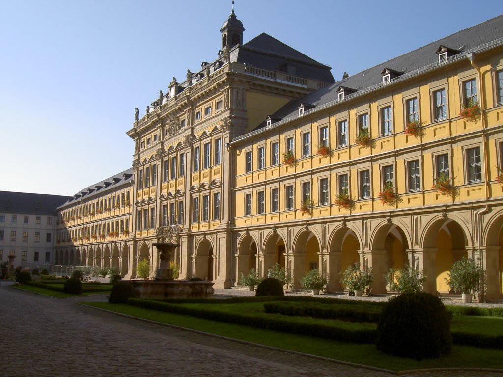 Wrzburg, Juliusspital mit Frstenpavillon (17.10.2006)