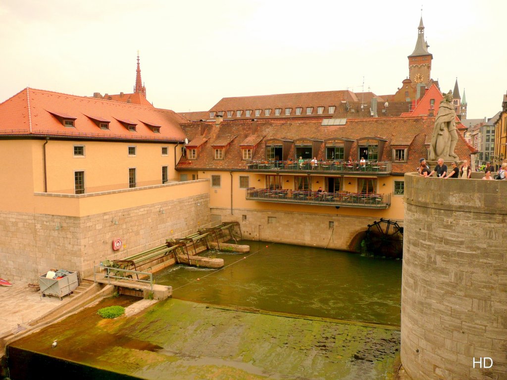 Wrzburg - Mainmhle an der historischen Mainbrcke