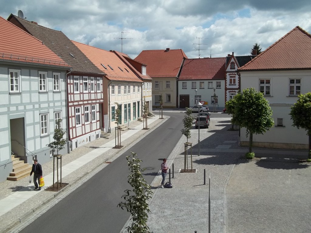 Wusterhausen/Dosse, Am Markt, Nordseite, Blick vom  Herbst'schen Haus  (28.05.2011)