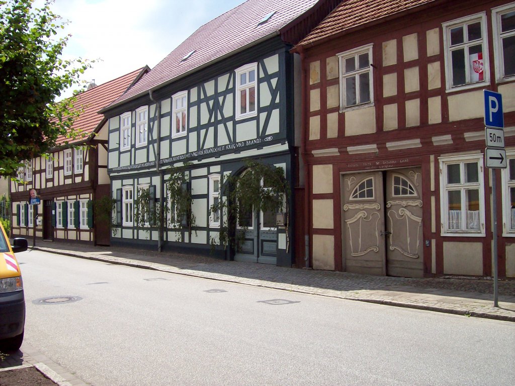 Wusterhausen/Dosse, Kyritzer Strae 2-6, Fachwerkhuser (Pfingsten 2009)