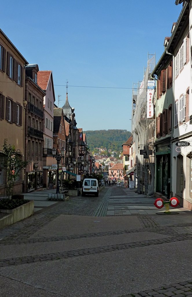 Zabern (Saverne), Blick in die Hauptstrae, Okt.2012