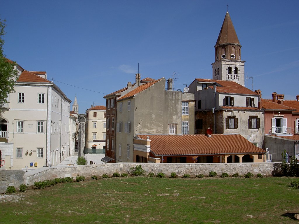 Zadar, Petra Zoranica Platz mit Kirche St. Simeon (05.05.2012)