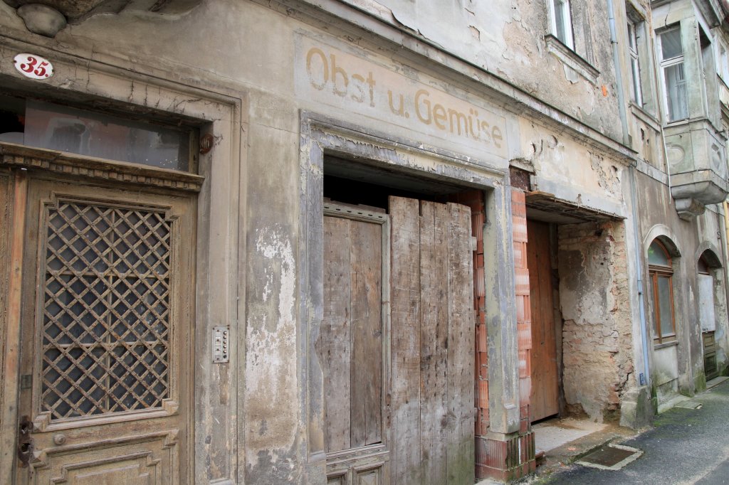 Zittau, Mandauer Berg, 17.Mai 2010: Warten auf die Abrissbirne.