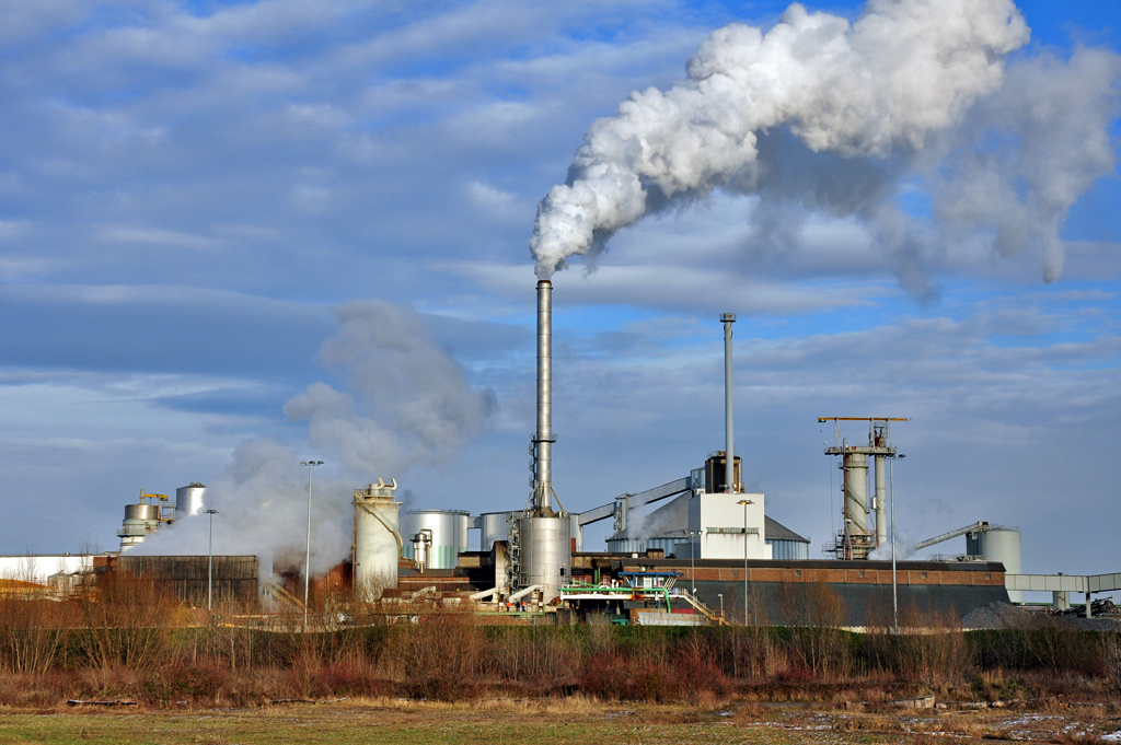 Zuckerfabrik Euskirchen whrend der  Rben-Kampagne  unter Volldampf - 12.12.2012