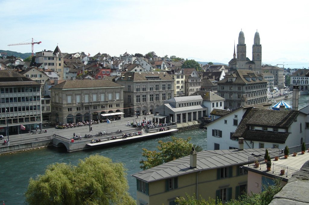 Zrich Blick von der Schipfe auf die Limmat und das Gromnster. 02.09.2010