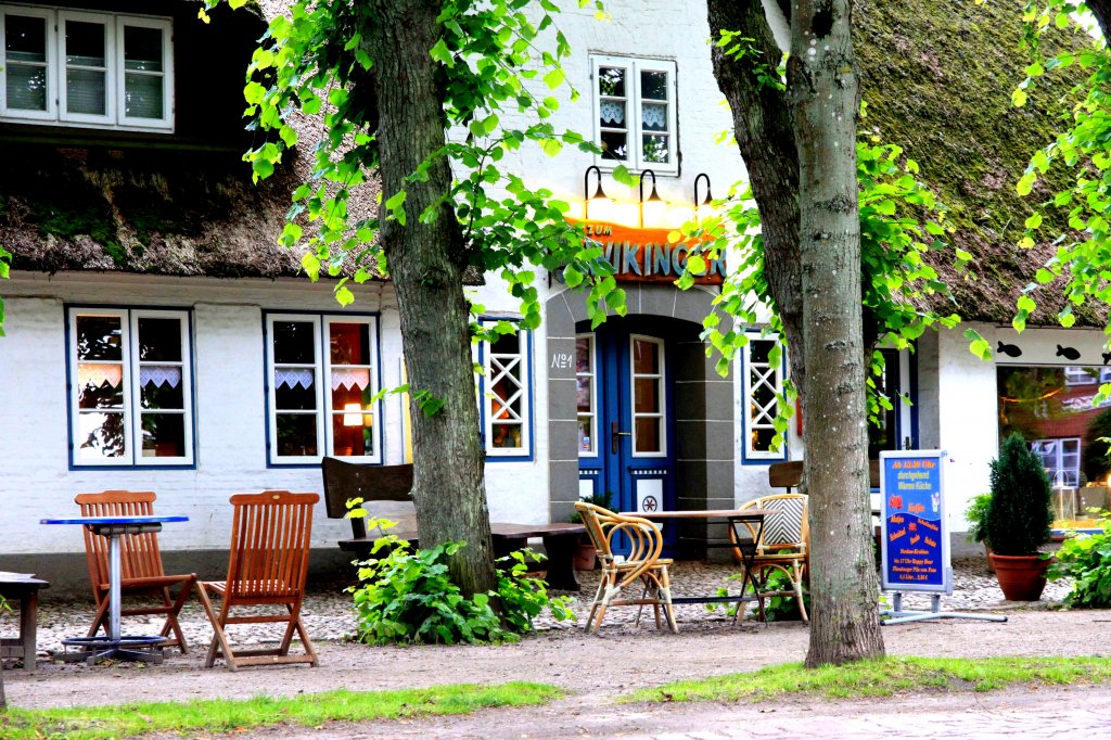  Zum Wikinger  in Nieblum auf Fhr, aufgenommen am 27.06.2012