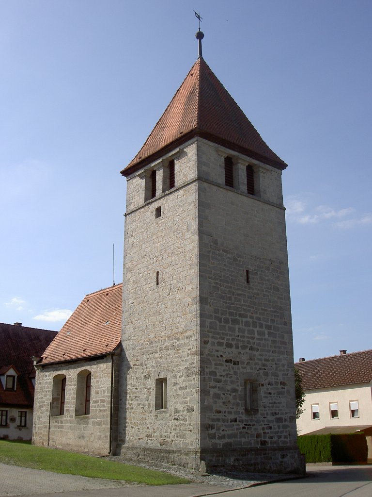 Zwernberg, Ev. St. Lorenz Kirche, mittelalterliche Chorturmkirche, erbaut im 13. Jahrhundert, Kreis Ansbach (06.09.2012)