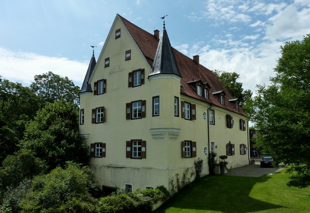 Zwiefaltendorf in Oberschwaben, das Schlo, 1660 erstmals urkundlich erwhnt, steht direkt am Ufer der Donau, Aug.2012