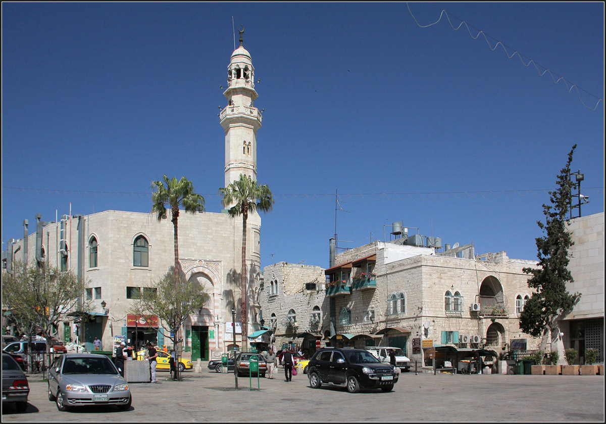 . Bethlehem -

Manger Square mit Omar Moschee.

27.03.2014 (Matthias)