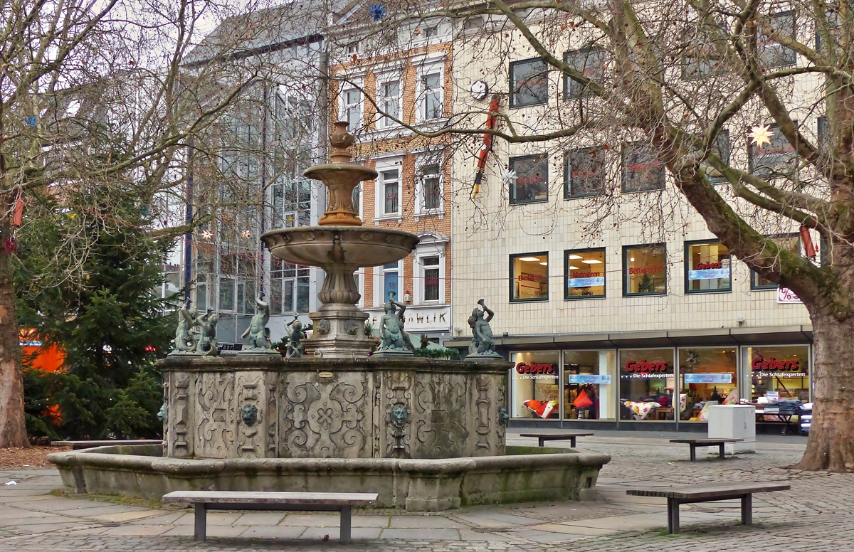 . Braunschweig - Am Kohlmarkt steht seit 1391 der Brunnen, der nach alten Plnen 1869 neu errichtet wurde. 03.01.2015 (Jeanny)