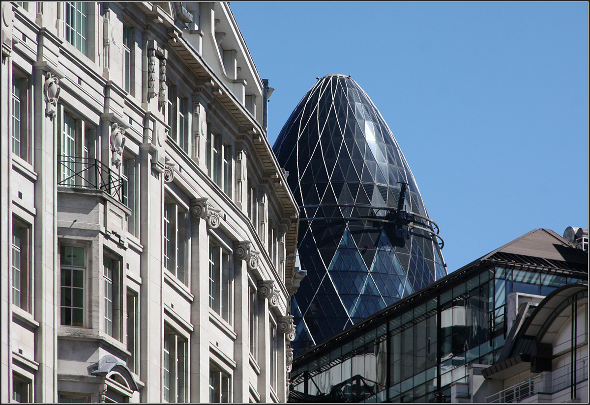 . Das alte und das neue London -

Blick auf die 'Gurke' von Forsters Architects.

30.06.2015 (M(