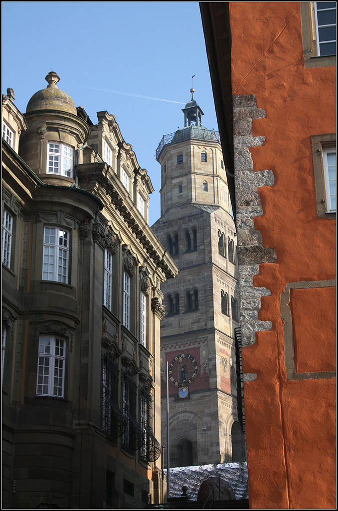 . Durchblick zum Turm -

... der Kirche Sankt Michael. Am Hafenmarkt in Schwbisch Hall.

22.01.2017 (M)

