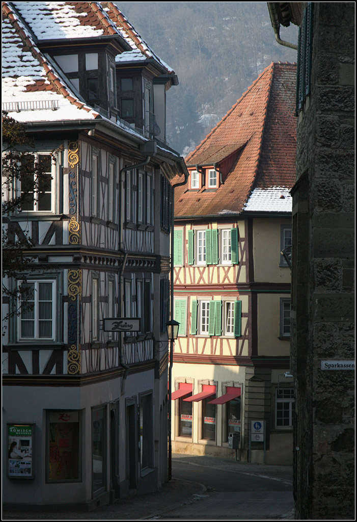 . Fachwerkhuser -

... in der Altstadt von Schwbisch Hall an der Haalstrae.

22.01.2017 (M)