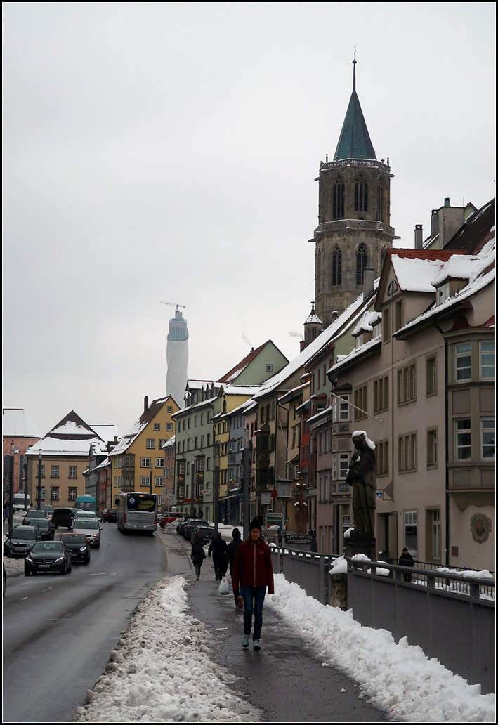 . Rottweil, neuer und alter Turm -

Hochbrckstrae mit Aufzugstestturm und Kirchturm der Kapellenkirche.

19.02.2018 (M)