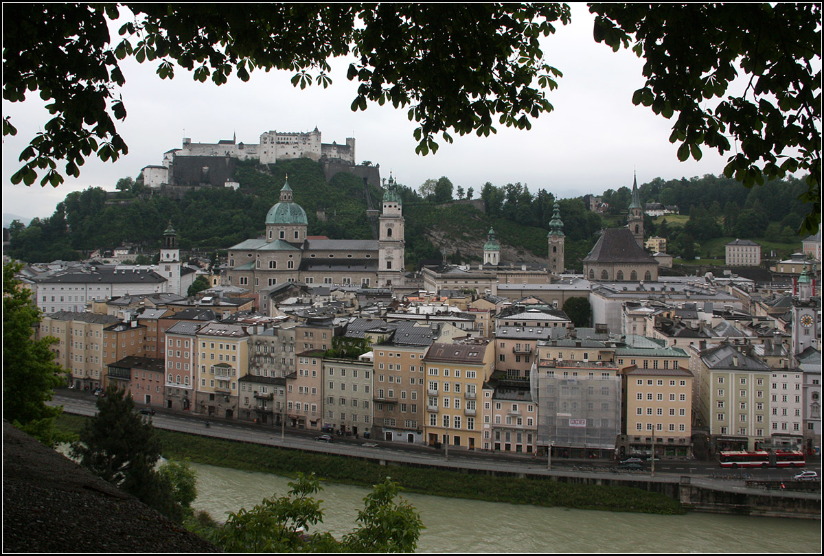 . Trbes Wetter in Salzburg -

Die Altstadt mit der Festung vom Kapuzinerkloster aus gesehen. Unterhalb der Festung der Salzburger Dom.

30.05.2014 (Matthias)