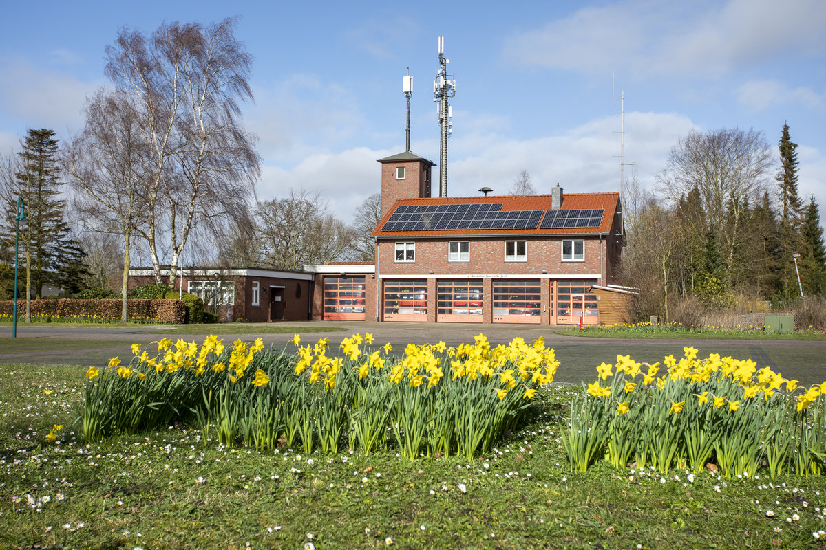 13.3.2020 - Zetel / Friesland - Die Feuerwache von Zetel. Ende 2020 wird die Feuerwehr in ein neues Gebäude umziehen. Dann ist diese Aufnahme geschichtlich