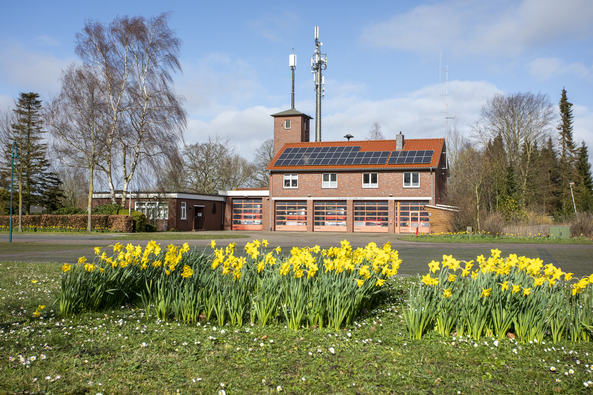 13.3.2020 - Zetel / Friesland - Die Feuerwache von Zetel. Ende 2020 wird die Feuerwehr in ein neues Gebude umziehen. Dann ist diese Aufnahme geschichtlich