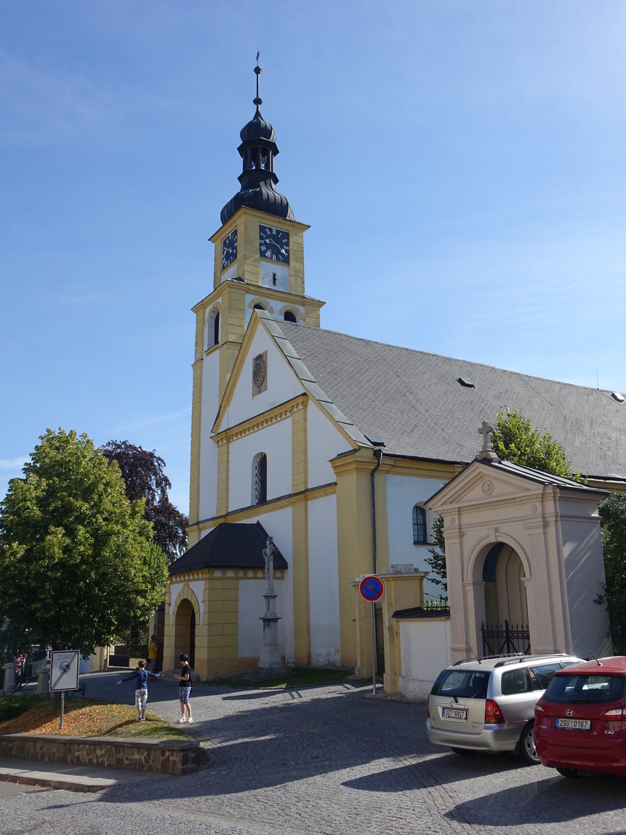 1796 im modernen Empirebaustil, Pfarrkirche St. Peter und Paul, erbaut 1584 (02.08.2020)