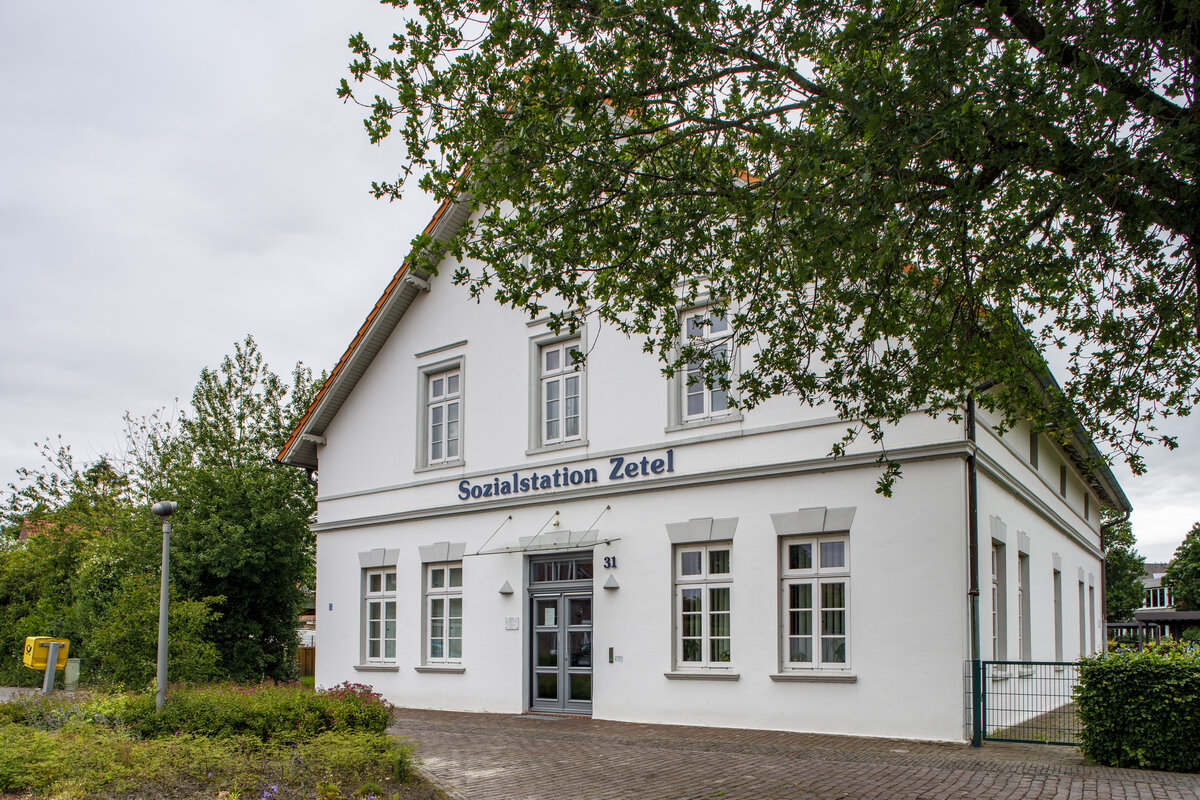 19.6.2022 - Mein schnes Zetel in Friesland - Das Gebude der Sozialstation in Zetel. 