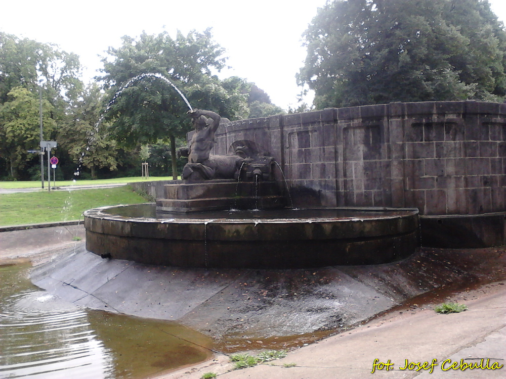 2013-09-13_Aachen-Tritonenbrunnen